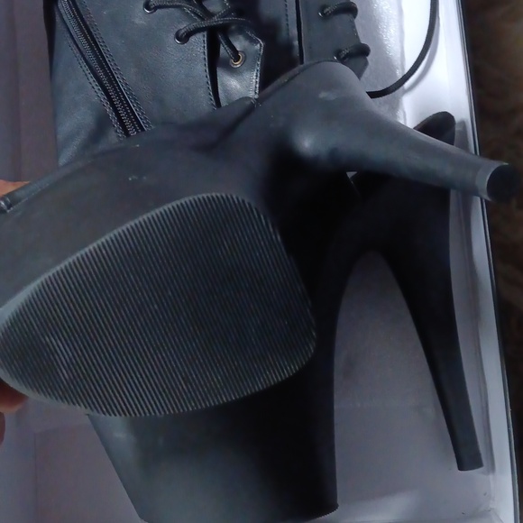 Pleaser Black Matte ADORE-1018 Size 8 - Picture 3 of 4